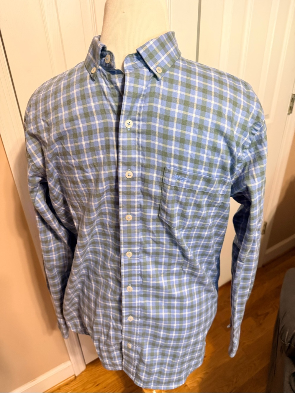 Coastal Cotton Long Sleeve Shirt Size Medium.